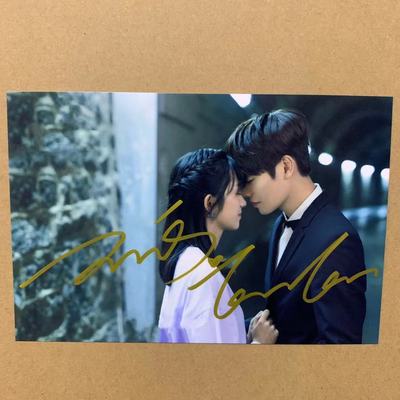 Photocard (6") พร้อมลายเซ็น ซีรี่ย์ รักอีกครั้งก็ยังเป็นเธอ (Crush)