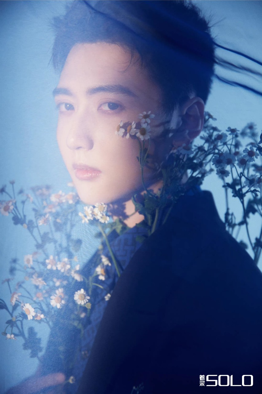 นิตยสาร 着录 SOLO 2023 เยียนสวี่เจีย +โพลารอยด์ 5 ใบ