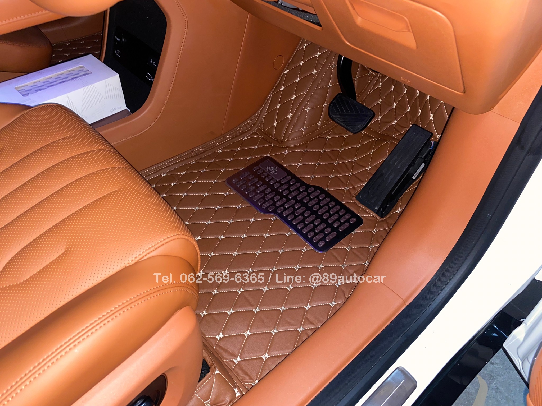 พรมปูพื้นรถยนต์ aion hyptec ht 620 premium ปูพรม6D สีน้ำตาลเข้มด้ายทอง + ท้าย + พับเบาะ