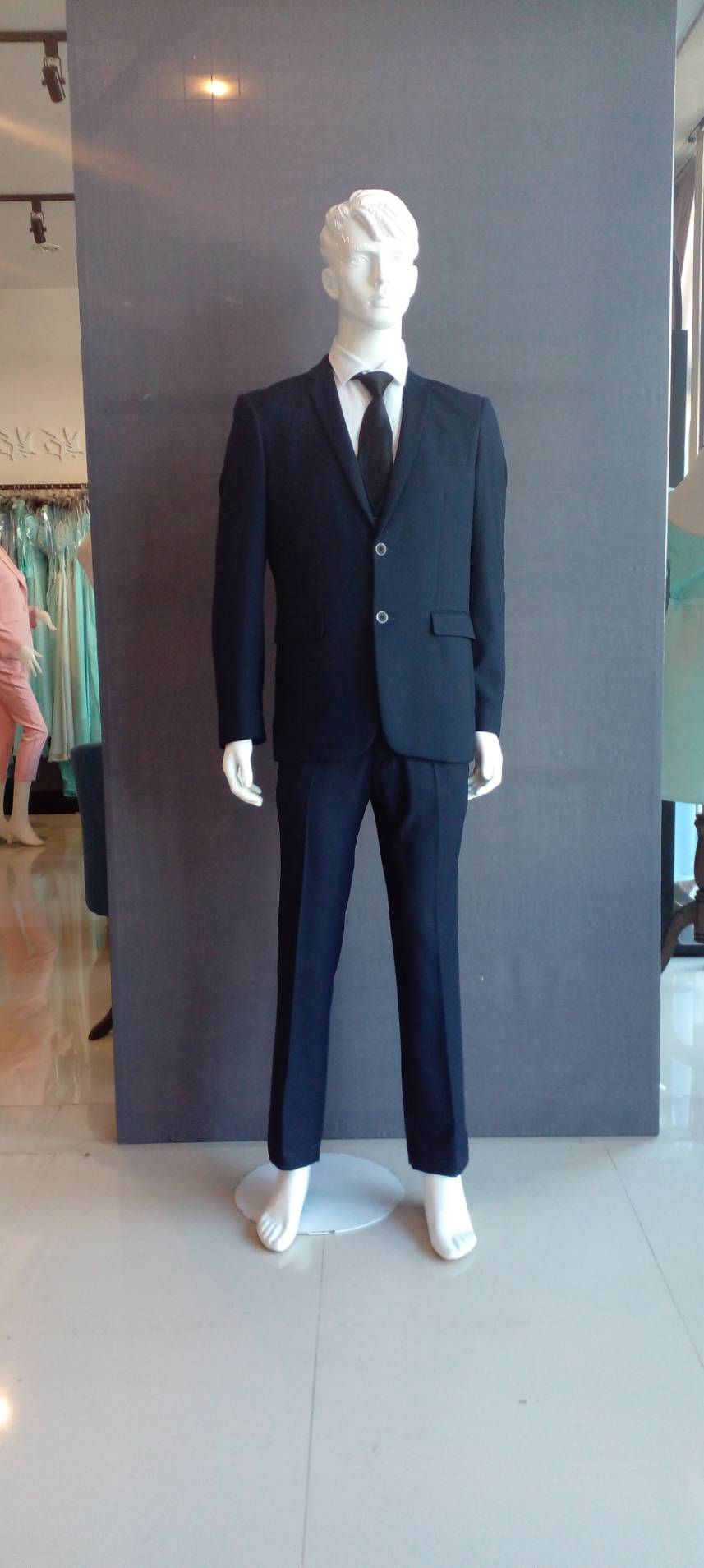 พร้อมเช่า ชุดสูทชาย สีกรมท่า 2 กระดุม งานละเอียด (พร้อมเสื้อกั๊ก)