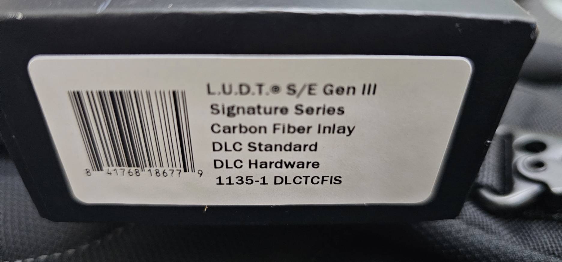 Microtech LUDT S/E Gen III - DLC Handle Carbon Fiber Inlay - DLC Blade