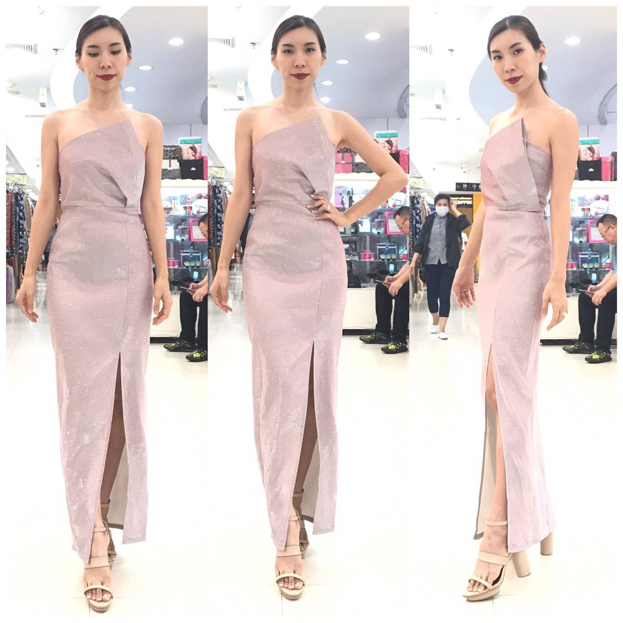 พร้อมเช่า ชุดเดรส เกาะอก ผ่าหน้าขา ผ้า Glitter สีชมพู