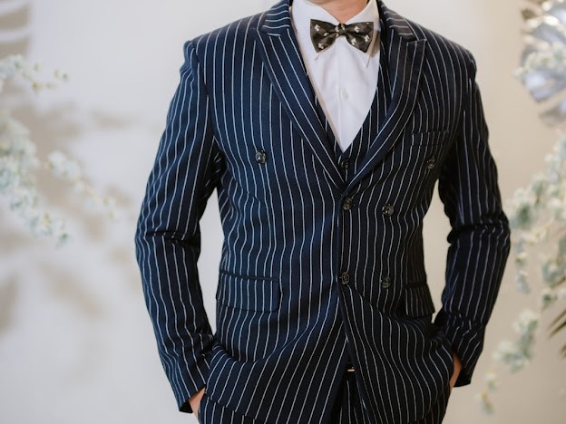 พร้อมเช่า ชุดสูทชาย สีกรมท่าลายทางเล็ก ** พร้อมเช่าไซส์ L , XL **