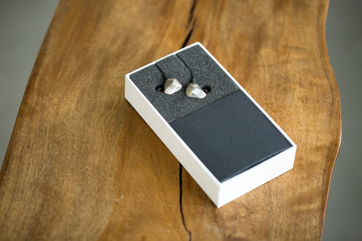 ขาย Auglamour F100 หูฟังบอดี้เหล็ก พร้อมไมค์ รองรับ Smart phone