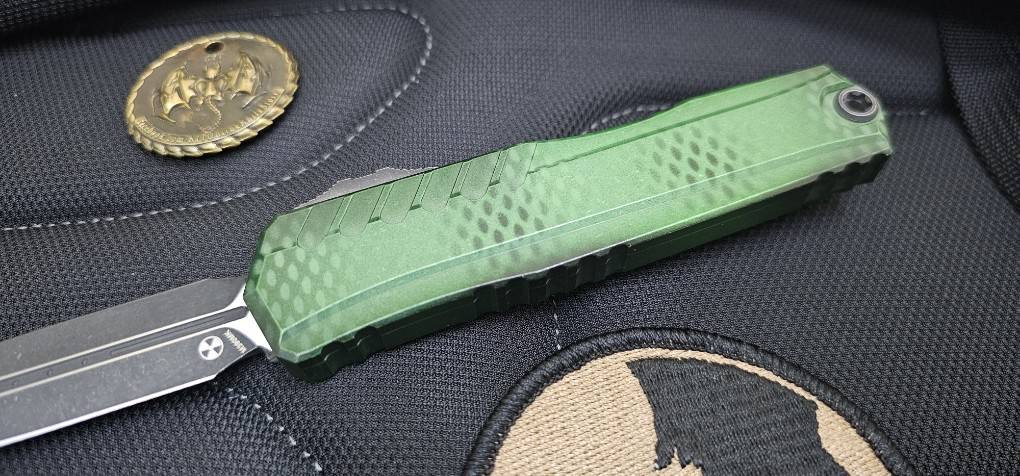 Microtech Cypher II D/E - Green X-51 Handle - Tumbled Black Blade