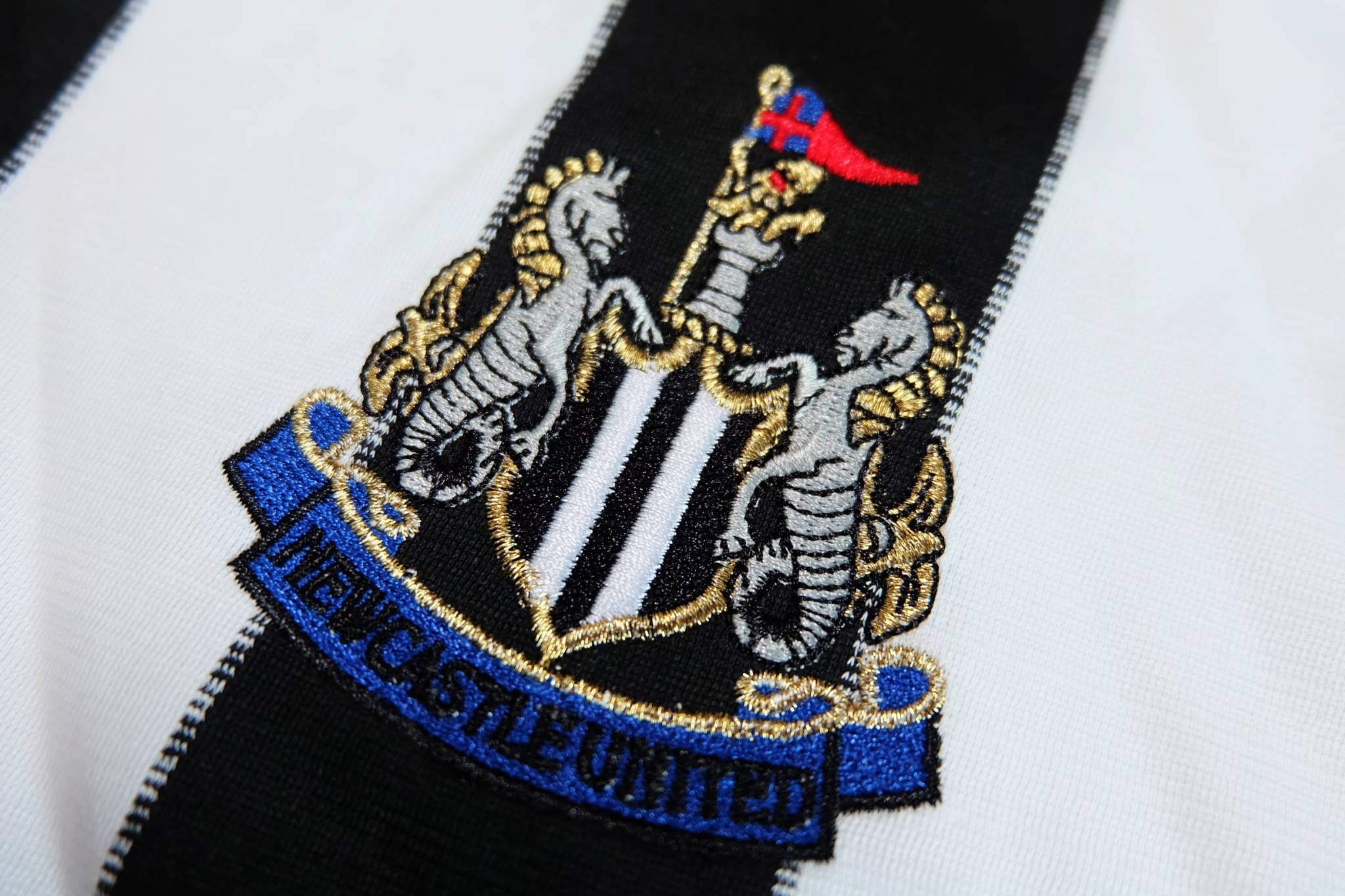 Newcastle 2000/01 Home Retro Jersey เสื้อบอลย้อนยุคนิวคาสเซิล NTL