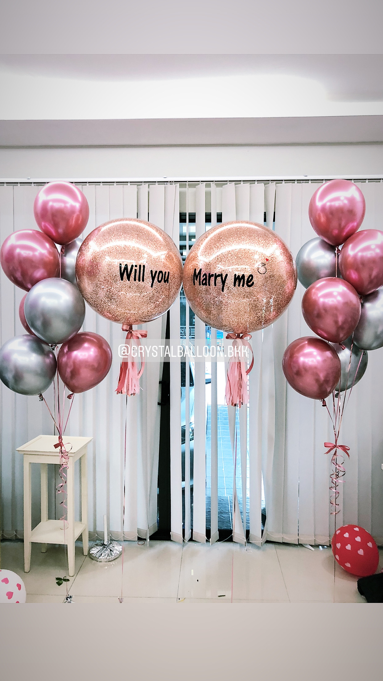ลูกโป่ง Will You Marry Me? Bubble ขนาด 24" 2 ลูก พร้อมตกแต่ง ช่อลูกโป่งโครเมี่ยม 7 ลูก 2 ช่อ สามารถเปลี่ยนสีลูกโป่ง/เปลี่ยนข้อความ/เปลี่ยนขนาดได้