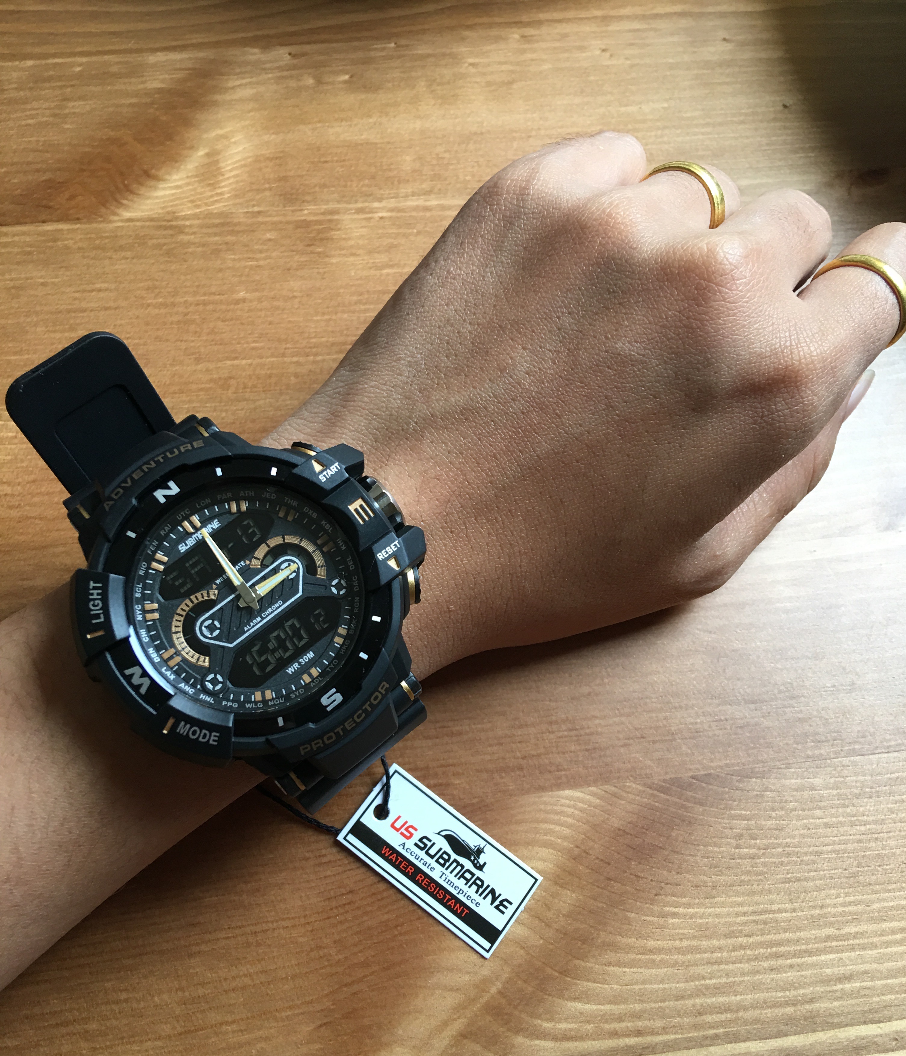 นาฬิกา US submarine Protector รุ่น TP3161 สีดำตัดทองกรอบเข็มทิศ จอดิจิตอลดำ