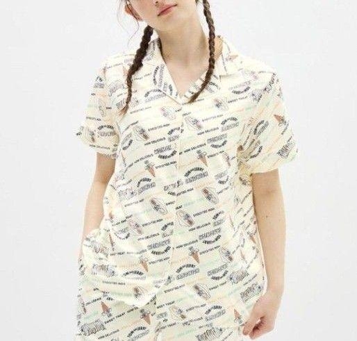 ชุดนอน GU Tom and Jerry satin pajamas มี 2 สี (กรม / ครีม)