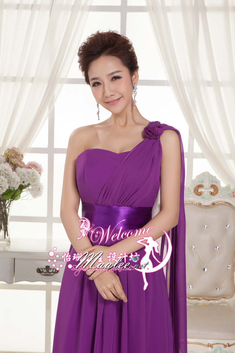 พร้อมเช่า ชุดราตรียาว เกาะอก ไหล่เดียว สี ม่วงเข้ม