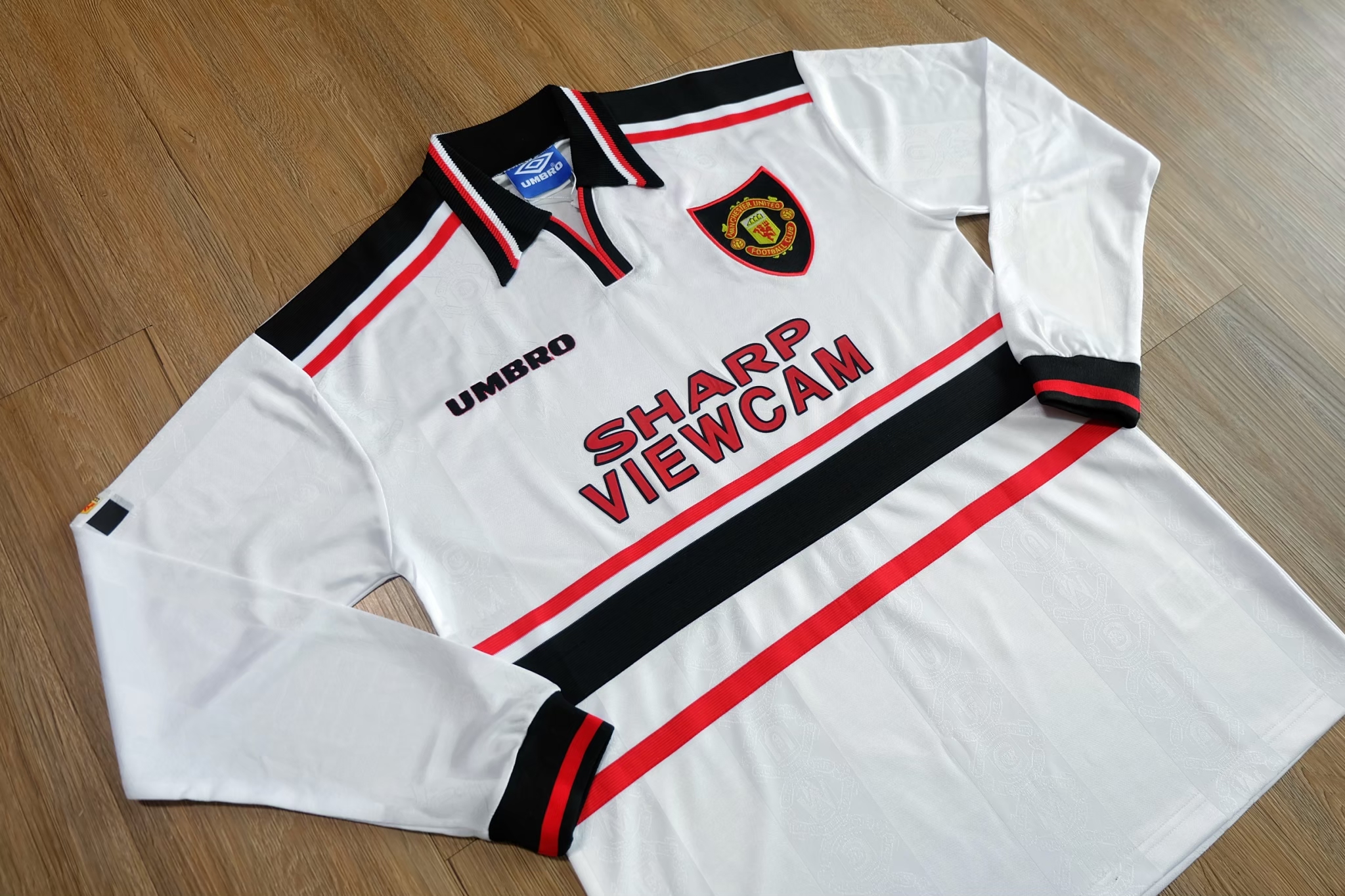 Manchester United 1998/1999 Vintage Jersey เสื้อแมนยูย้อนยุคแขนยาว Sharp Viewcam