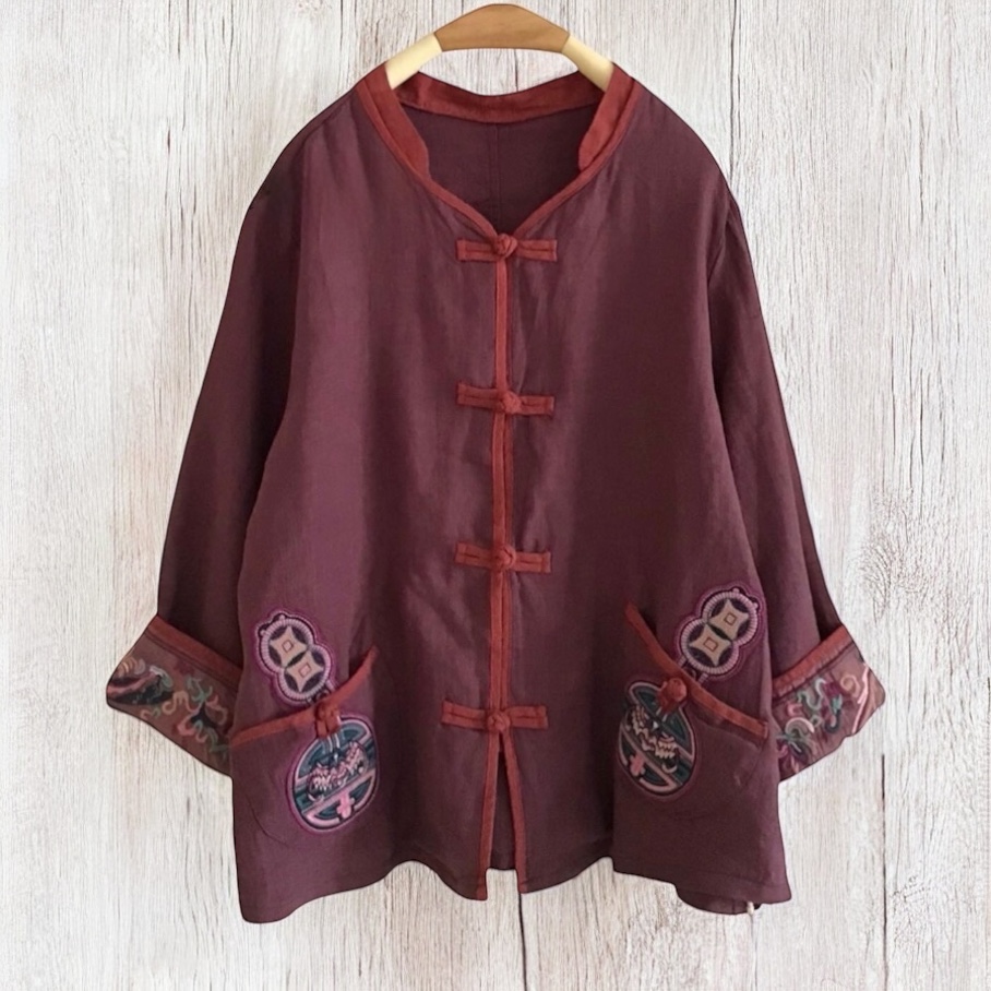 เสื้อผ้าลินินลายปักแต่งกระเป๋า