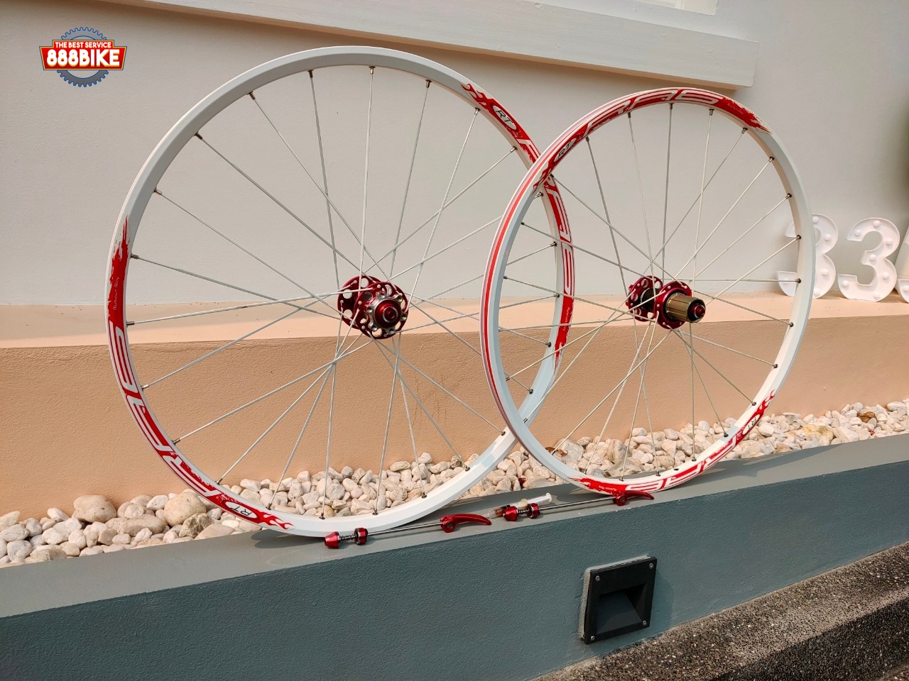 SALE ชุดล้อสำเร็จ ล้อเสือภูเขา RT RA6 ดุมคาร์บอน 26" แบร์ริ่ง เบาและลื่นสุดๆ มีสินค้าสีขาว