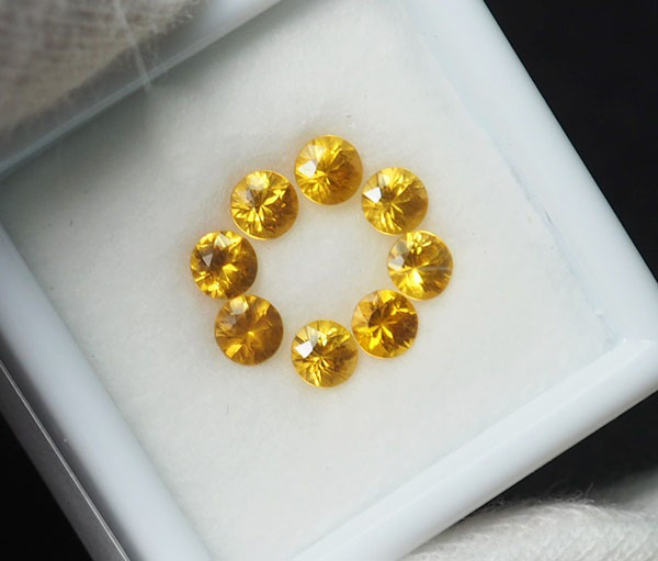บุษราคัม( Yellow Sapphire) 1.48 กะรัต 8 ชิ้น
