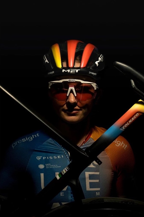 หมวกจักรยานอิตาลี MET Trenta 3K Carbon MIPS Team ADQ Edition ลายทีม ADQ UAE ไซส์ S 52-56 NEW2024