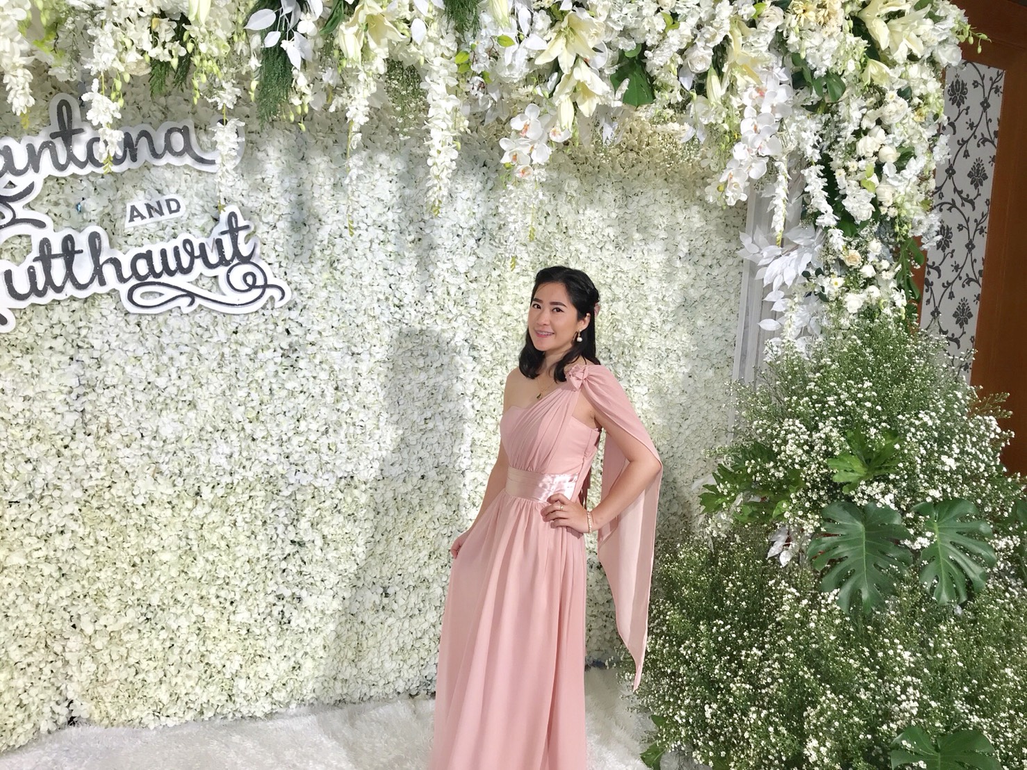 พร้อมเช่า ชุดราตรียาว เกาะอก ไหล่เดียว สีชมพู Nude