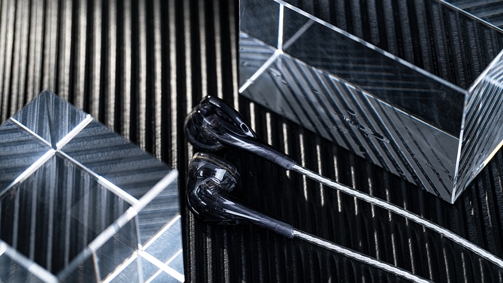 ขาย FiiO EM5 หูฟัง Earbud เทพ ไดรเวอร์ Dynamic เคลือบ Beryllium