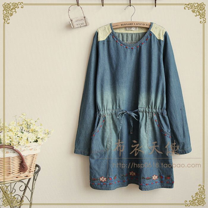 เสื้อยีนส์ลายปักแต่งผ้าลูกไม้ L.F.K