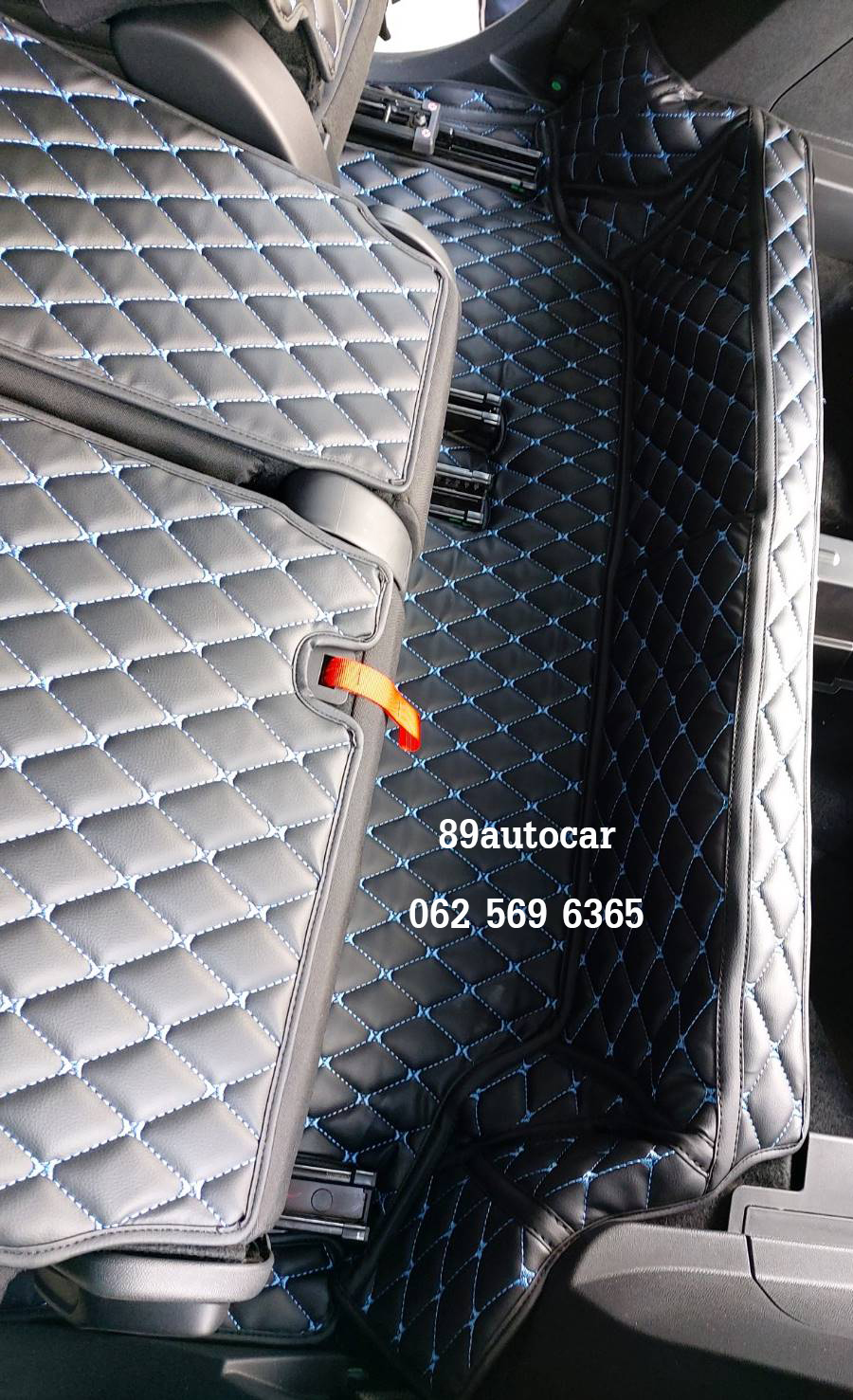 ขายพรมรถยนต์ Peugeot 5008 สีดำด้ายฟ้า เต็มคัน