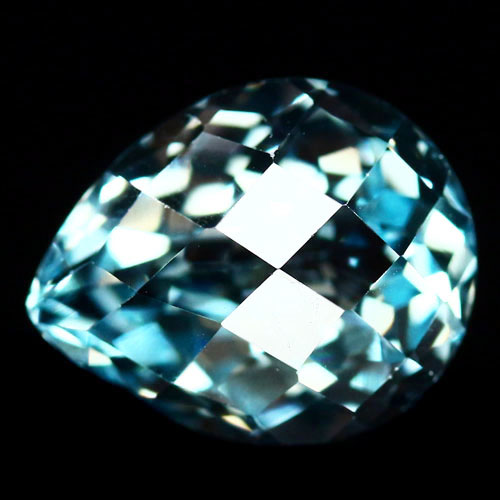 โทปาสสีฟ้า (Topaz) 3.42 กะรัต AAA เจียรลายตาข่าย