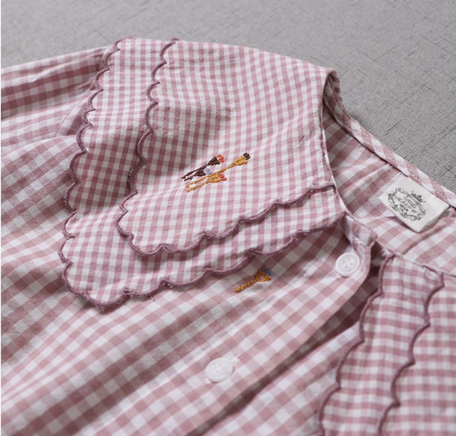 เสื้อผ้าฝ้ายคอบัวแต่งปก 2 ชั้น