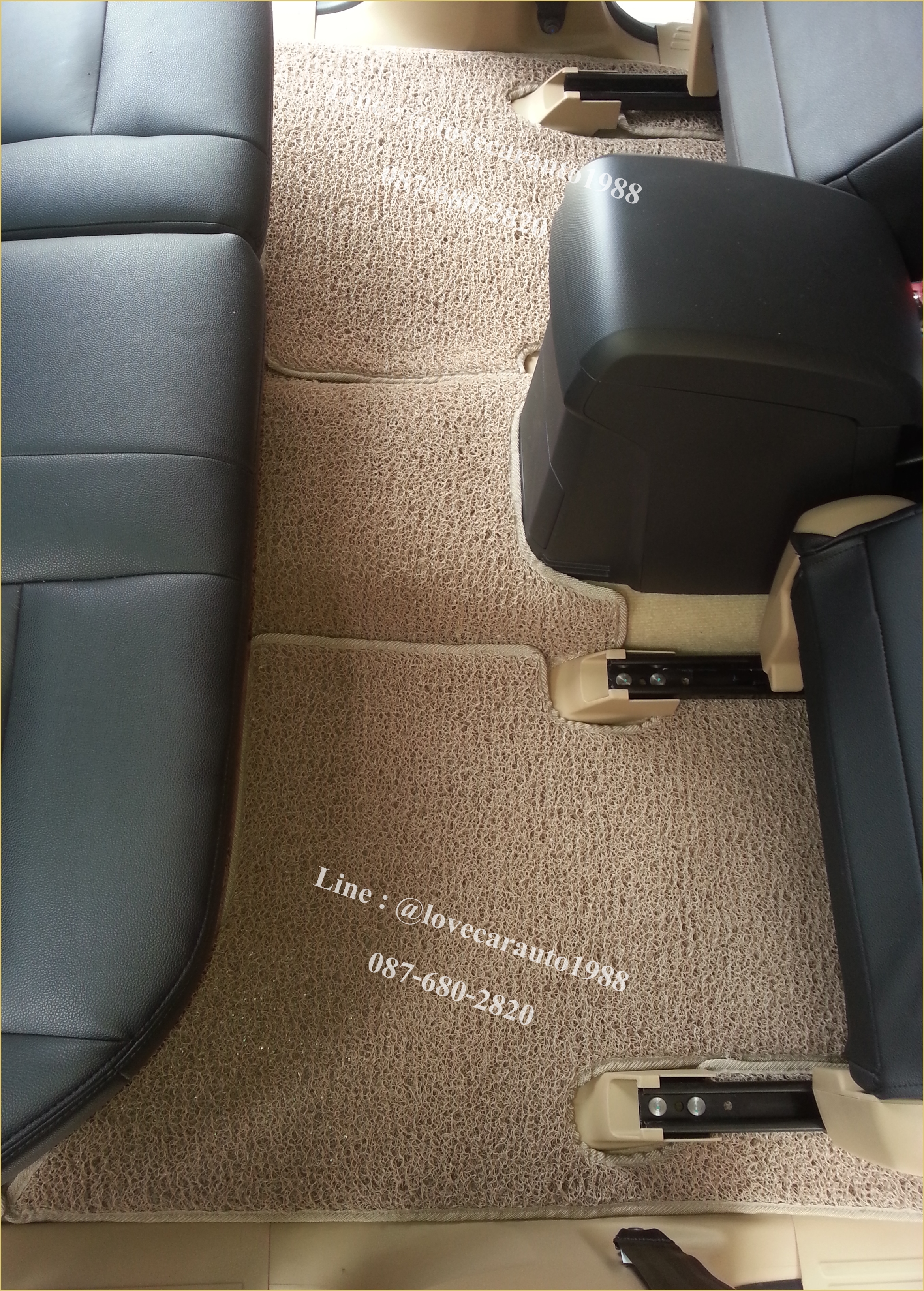 พรมไวนิลปูพื้นรถยนต์ Isuzu D-Max 2012-2017 4 ประตู สีครีมขอบครีม