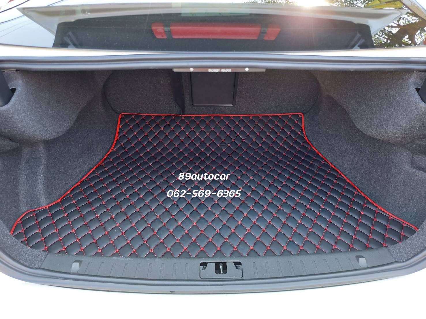ขายพรมปูพื้นรถยนต์ Volvo S60 2012 ปูพรม7D สีดำด้ายแดงขอบแดง + พรมดักฝุ่นสีแดง + ท้าย