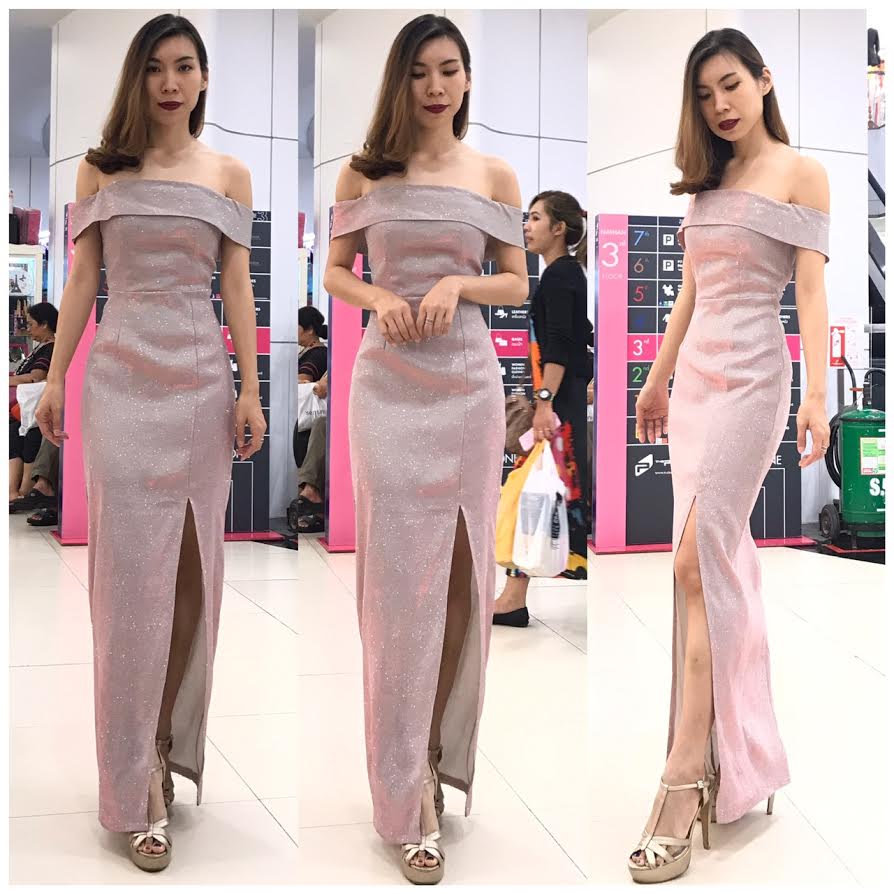 พร้อมเช่า ชุดเดรส ไหล่ปาด ผ่าหน้าขา ผ้า Glitter สีชมพู Nude