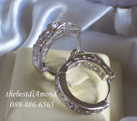 สินค้าหมด===BE814RD+++ต่างหูแถว แบบคลื่น++เรียบ หรู ดูดีมากๆๆๆ ใส่ติดหูได้ทุกวัน ไม่เวอร์ ดูผู้ดีมากๆๆค่ะ ดีไซน์ก็หรูหรา มีกำไล เข้าชุดด้วยค่ะ