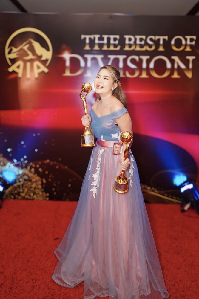 พร้อมเช่า ชุดราตรียาว แบบไหล่ปาด สีเทา-ชมพู Two Tone สไตล์เจ้าหญิง สวยหวานน่ารักมาก เนื้อผ้าตาข่าย แต่งโบว์และลูกไม้ช่วงเอว (เชือกผูกหลัง)