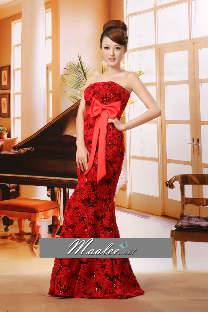 พร้อมเช่า ชุดราตรียาว สีแดง ลูกไม้ริบบิ้นปักเลื่อม ทรงหางปลาพร้อมโบว์คาดเอว