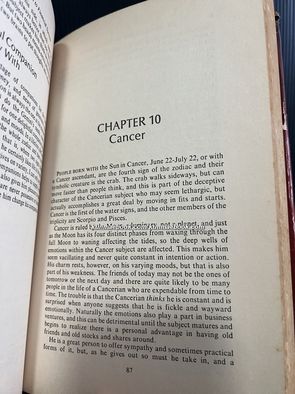 The astrological guide to financial success By Sybil Leek