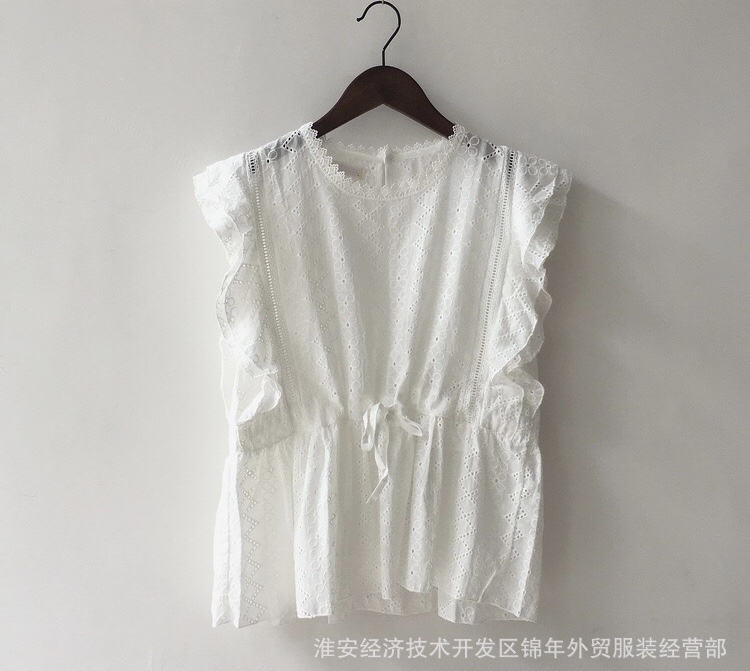 เสื้อแขนกุดผ้าลูกไม้แต่งแขนระบาย