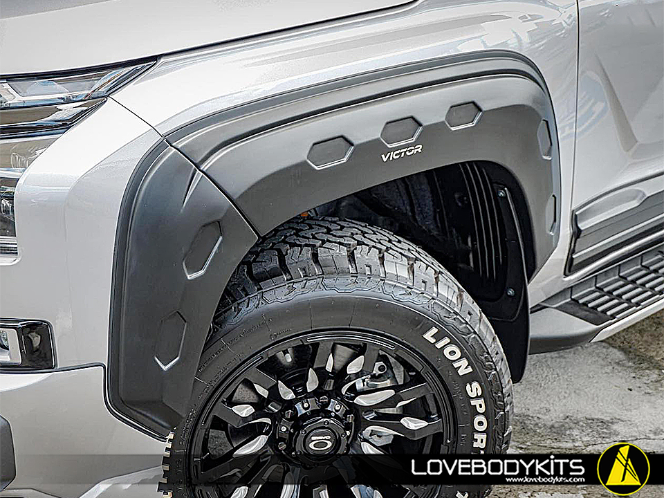 ชุดแต่ง VICTOR :TRITON 2023 ตัวสูง