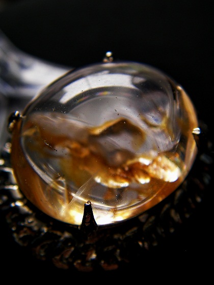 QU0035 แก้วเข้าแก้ว + กาบแก้วทองใหญ่ เนื้อแก้วสวยใส ขนาดแก้ว 17.02x19.96x10.65 มม. น้ำหนัก 25.90 ct. ขนาดแหวน 53.5 ด้วยราคาที่ต้องรีบตัดสินใจ สวยงาม