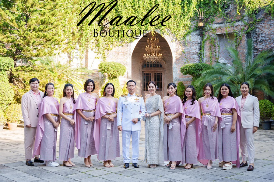 เช่า ชุดไทย ชุดเพื่อนเจ้าสาว ชุดไทยผ้าถุงสีเทาชมพูเงิน สไบเรียบสีกลีบบัว