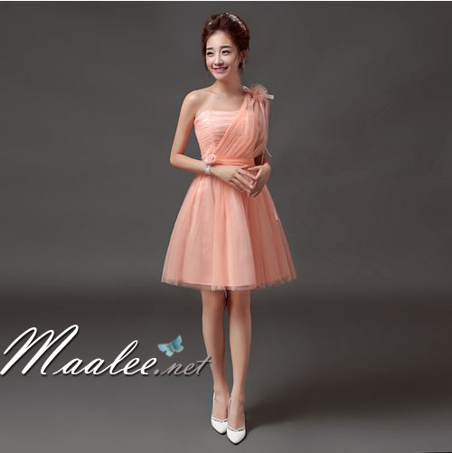 พร้อมส่ง ชุดราตรีสั้น เพื่อนเจ้าสาว กระโปรงตาข่าย เอนกประสงค์ ผูกเป็นบ่าเดียว และแบบอื่นๆอีกมากมาย สีโอโรส พร้อมเข็มกลัดดอก (จับสม๊อกด้านหลัง)