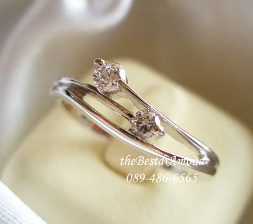 BR969RD+++แหวนน่ารัก สไตน์ Modern เพชร 2 เม็ดไม่ใหญ่มากๆๆ ใส่ได้ทุกวัยเลยค่ะ ใส่แบบเก๋ๆ เน้นหรูนิดหน่อย ใส่ได้สวยทุกนิ้ว เพชรสวยวิ๊งเหมือนกันค่ะ