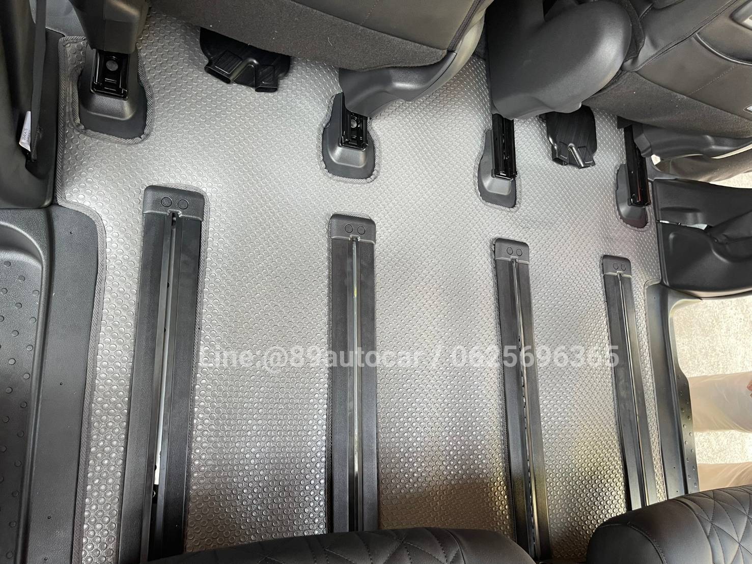 ผ้ายางปูพื้นรถตู้ Nissan SERENA S-Hybrid Highway Star (C27) ปี 2024-2025 (นิสสัน เซริน่า) ปูกระดุมเล็ก PVC แท้ สีเทาขอบเทา