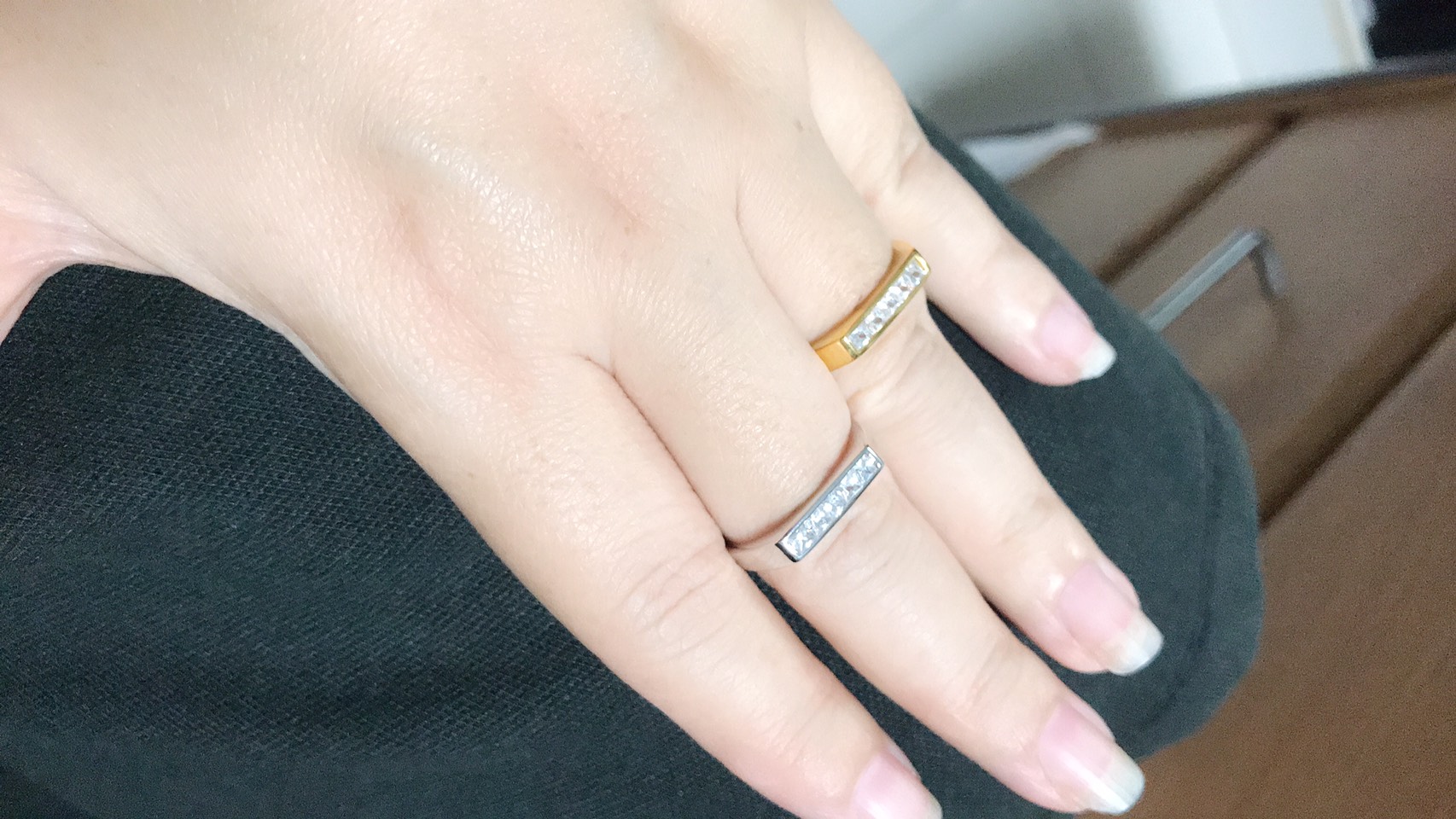 ชื่อสินค้า: BR005+++แหวนแถวตัดตรง+++ เพชรสี่เหลี่ยมฝังแบบล็อค งานดี เรียบร้อย ดูดีมากๆ เหมาะสำหรับคนไม่ชอบหนามเตย ใส่ได้ทั้งหญิงและชายเลยนะคะ