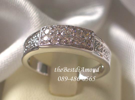 BR925RD+++แหวนจิกเพชร+++สวยมั่กๆค่ะ ด้านข้างตัวเรือนทำเป็นจิกเพชรดูแวววาวมากเลย ขับให้เพชรด้านบนดูโดดเด่น ดูแพรวพราวไปทั้งวง ใส่สวยทุกนิ้วและทุกโอกาส