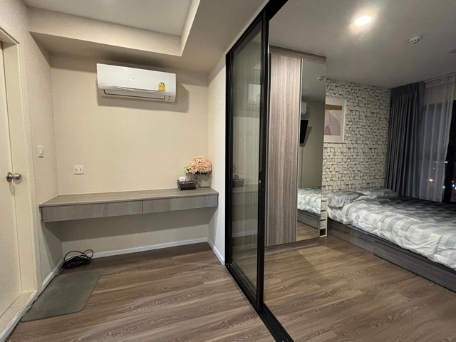 ให้เช่าคอนโด ดิ ออริจิ้น พหลฯ-สะพานใหม่ 30.5 ตร.ม. เฟอร์ครบ วิวสระ มีเครื่องซักผ้า พร้อมอยู่