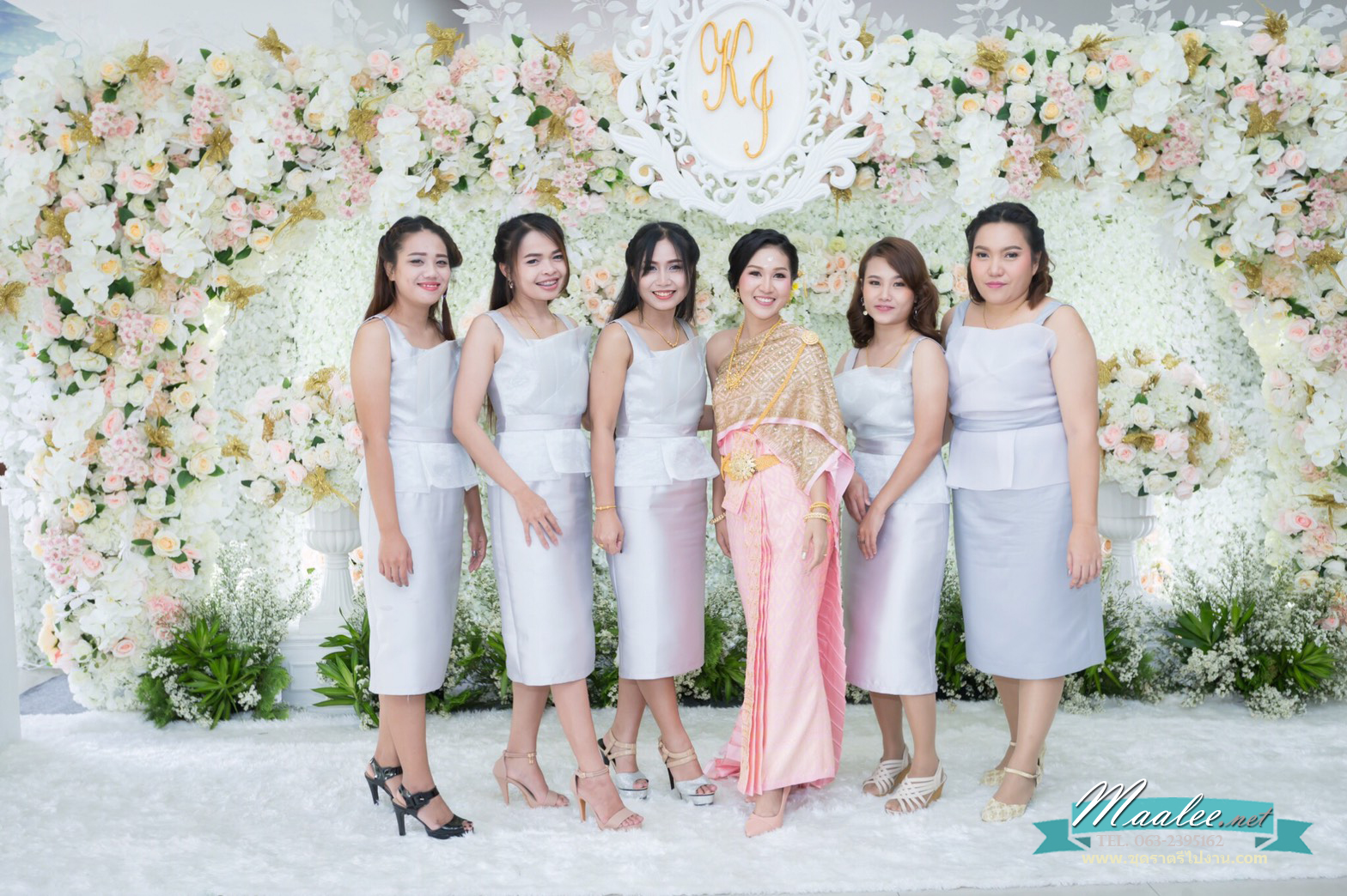 พร้อมเช่า ราตรีสั้น ชุดแซกผ้าไหมเทียม แต่งผ้าแก้วจับเดรป สวยหวาน สีเทา พลัสไซส์