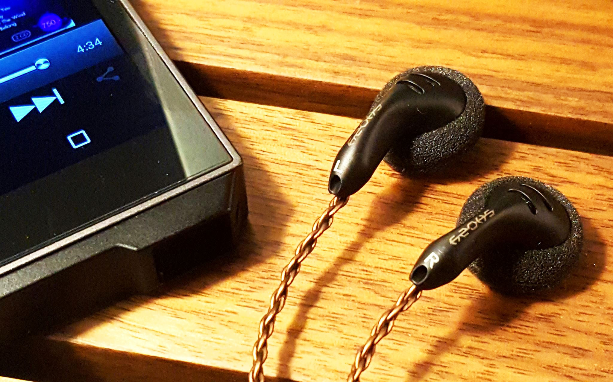 หูฟัง Shozy Stardust (Shozy Bk) Earbudท๊อปสุด เสียงเทพ กลมกล่อมฟังสบาย การันตีโดยนักเล่นเครื่องเสียง