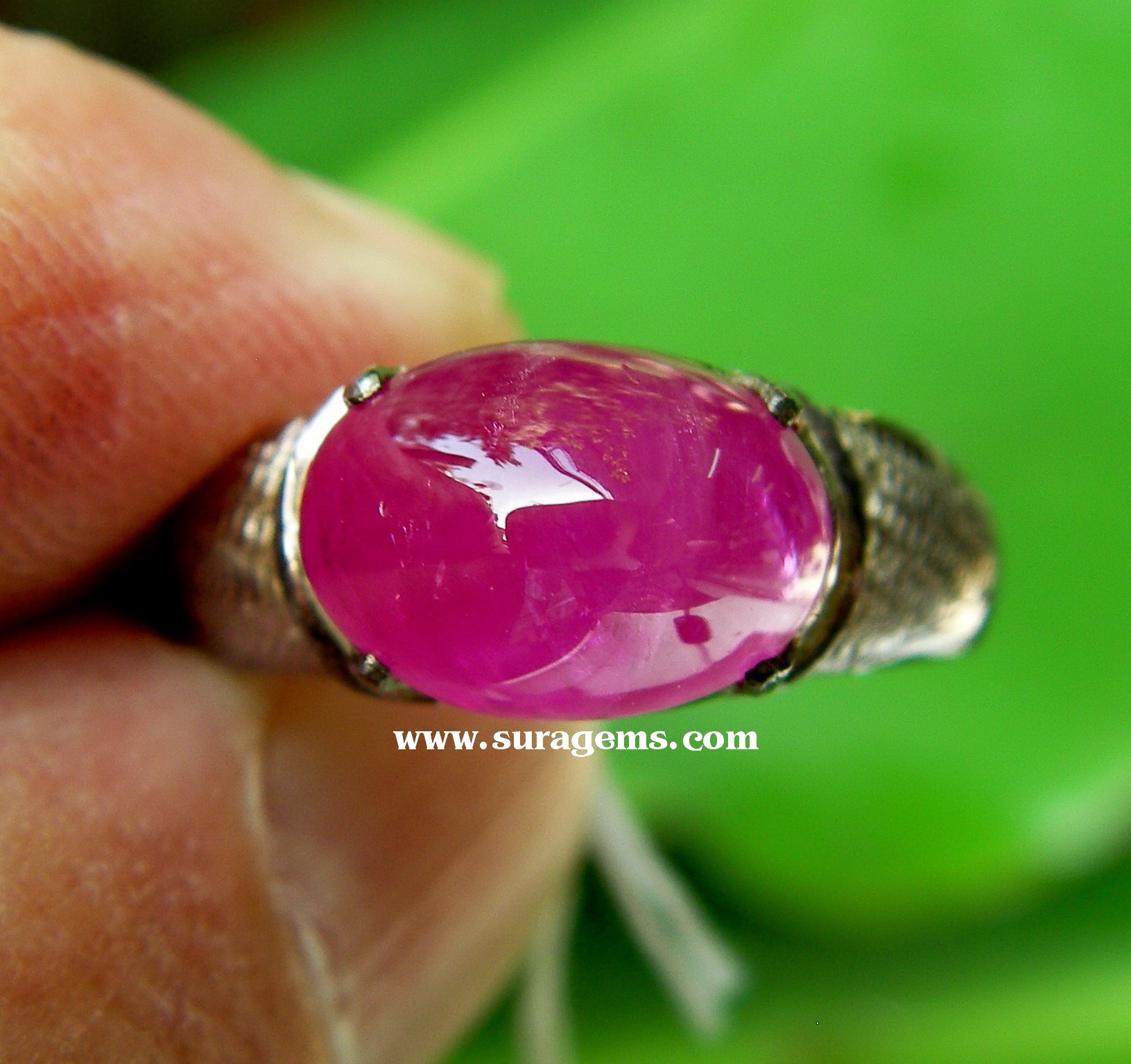 Natural Ruby Burma ทับทิมพม่า ทรงกองข้าวแดงชมพู เนื้อแพร เผาเก่า ขนาด1.5x0.7x0.7 mm. น้ำหนัก 4.7 ct.
