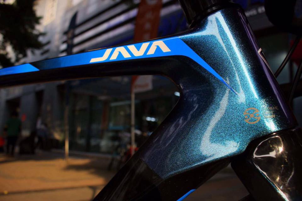 จักรยานเสือหมอบ JAVA FEROCE DISC มีดิสเบรค ดิสน้ำมัน เฟรม Carbon / ชุดขับ "105 Mix" 22speeds 2019