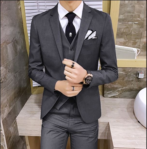 พร้อมเช่า ชุดสูทชาย สีเทาเข้ม เข้ารูป พร้อมเสื้อกั๊ก
