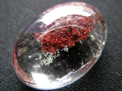 QU0018 QUARTZ แก้วปวกปุยสามสี สีหมาก สีเลือดหมู สีเทาเงิน เนื้อแก้วใส ขนาดเม็ดแก้วหัวหัวแหวนสวย 16.22x23.13x10.25 mm. นน. 27.27 ct. ขายแล้ว