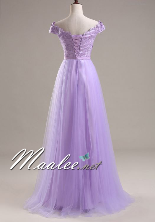 พร้อมส่ง ชุดราตรียาว แบบไหล่ปาด ช่วงอกแต่งเลื่อมปักมุกสวยหรู + โบว์ช่วงเอว กระโปรงตาข่ายนิ่ม สีม่วง (เชือกผูกหลัง)