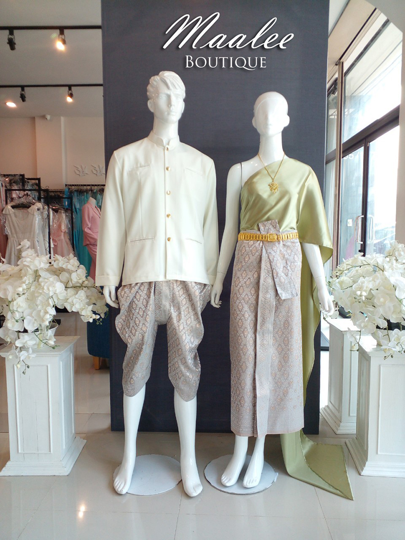 เช่า ชุดไทย ชุดเพื่อนเจ้าสาว ชุดไทยผ้าถุงสีเทาชาเงิน สไบเรียบสีเขียวอ่อน